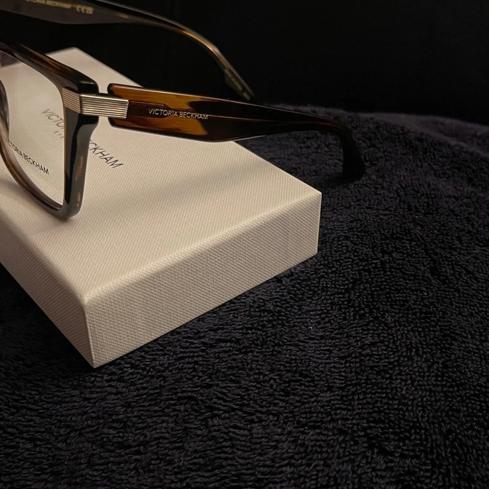 Victoria Beckham Women's Eyeglasses Brwn Horn Acetate CatEye Frame VB2677-227NEW